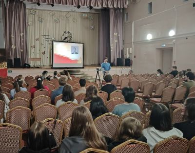 «Победа – дело семейное»: советник директора по воспитанию поделился со студентами историей своей семьи