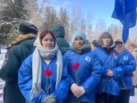 Волонтеры Лужского института (филиала) приняли участие в городских торжественно-траурных мероприятиях, посвященных Дню освобождения г. Луги от немецко-фашистских захватчиков